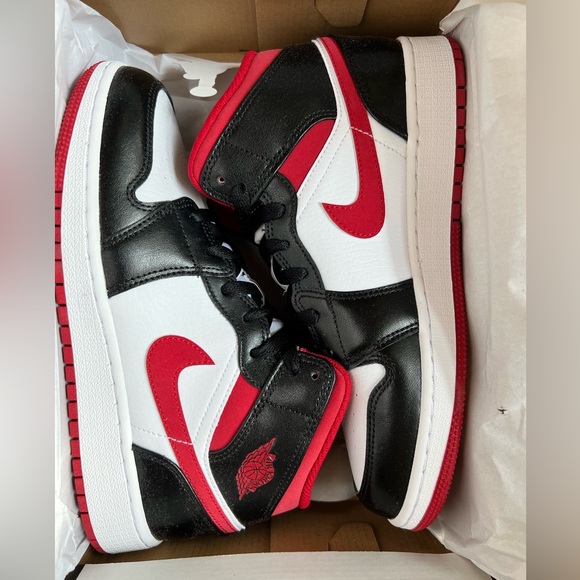 jordan 1 retro high black silt red